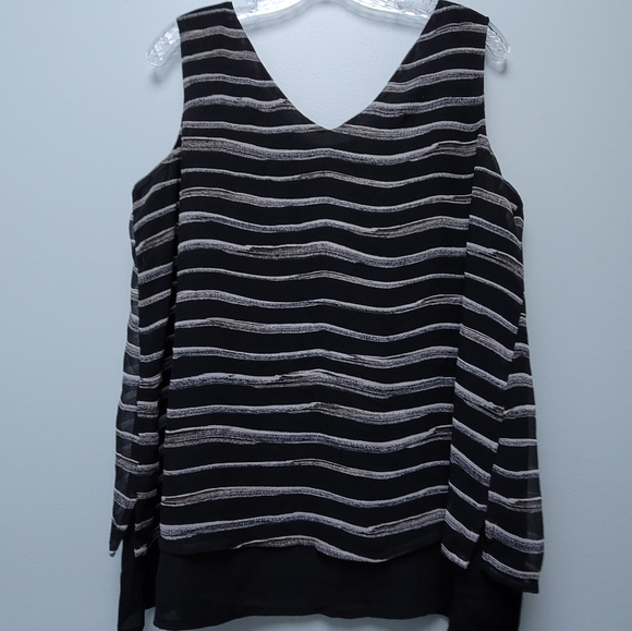 APT. 9 | BLACK & WHITE FLOWY TANK TOP, SZ L - Picture 2 of 7